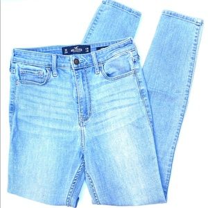 ✨Hollister Women’s Jeans✨